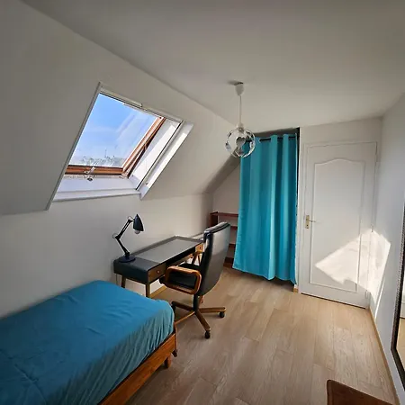 Spacious Room For Rent In Le Pecq Buitenkant foto