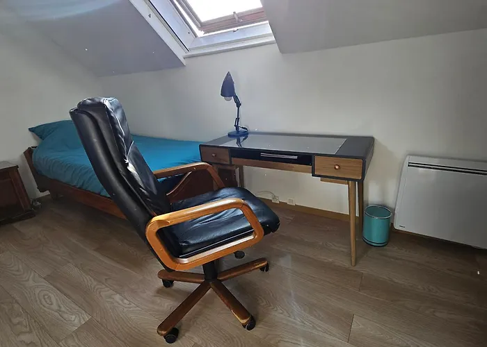 Spacious Room For Rent In Le Pecq